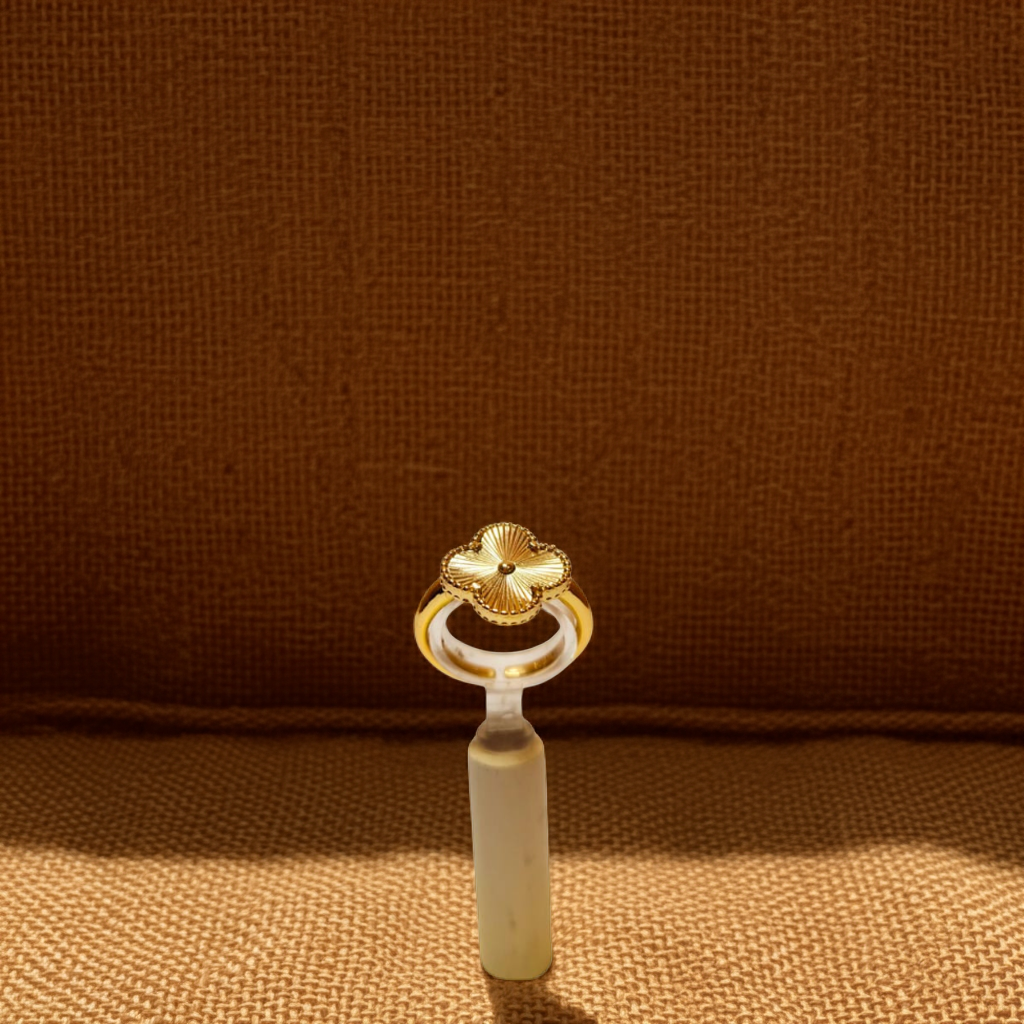 Bague 100 % acier plaqué or 18 carats avec motif trèfle