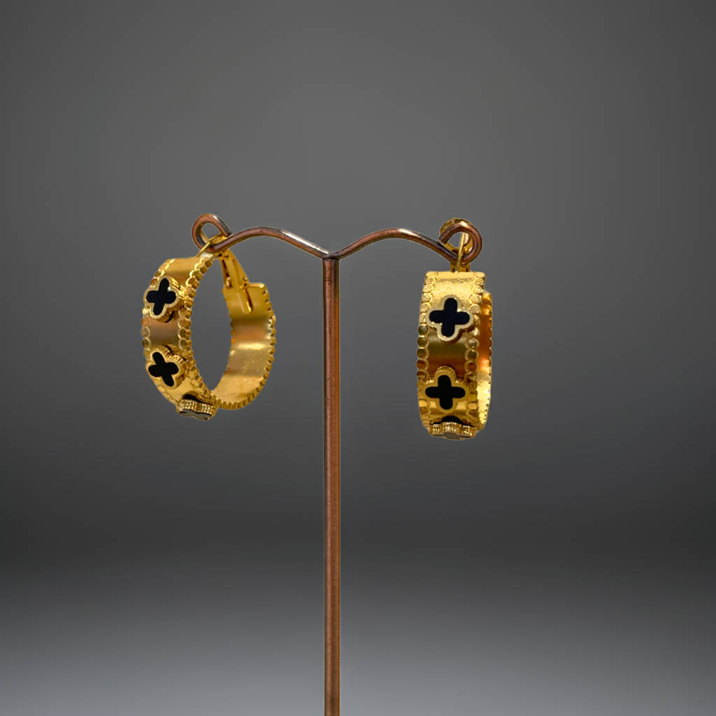 Boucles d'oreilles créoles Black Clover - 100 % acier plaqué or 18 carats