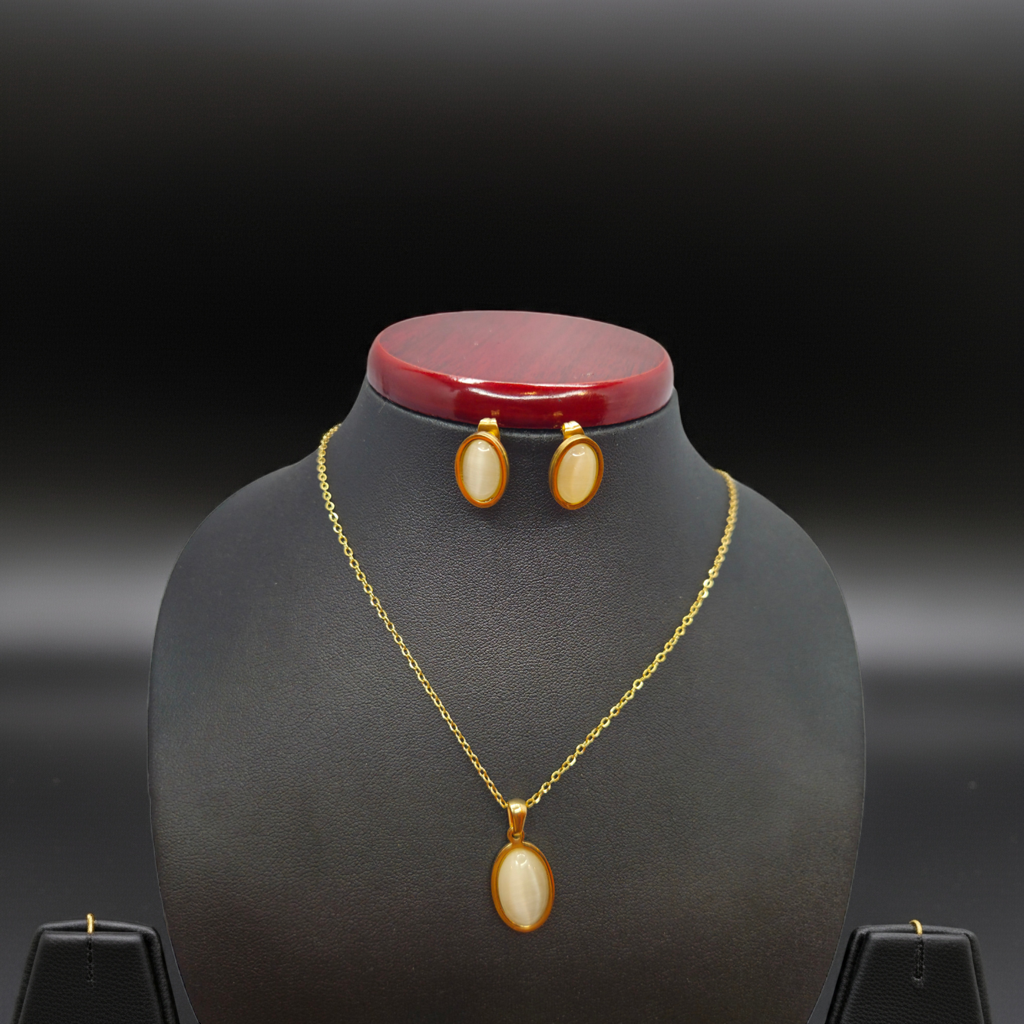 Conjunto de Joyas Clásico con Ojo de Gato Blanco - Pendientes y Collar 100% Acero Bañado en Oro de 18K