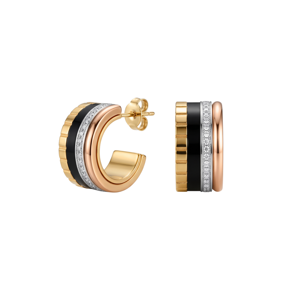 Pendientes de aro ancho en acero bañado en oro de 18K PVD con esmalte negro y micro-pavé de circonitas, hechos en Egipto.