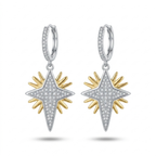 Pendientes colgantes de acero tipo aro con pavé de circonitas y dije de estrella polar bicolor, con rayos en oro de 18k y estrella brillante en oro blanco, hechos en España.