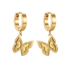 Pendientes de aro dorado estilo huggie con colgante de mariposa de doble capa texturizada de acero inoxidable con baño de oro de 18k PVD hechos en España.