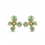 Pendientes de botón en forma de flor verde salvia en esmalte con perla central de acero inoxidable con baño de oro de 18k PVD hechos en España.