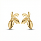 Pendientes para mujer con diseño de tres hojas en acero bañado en oro de 18K, joyería minimalista inspirada en la naturaleza, hechos en España.