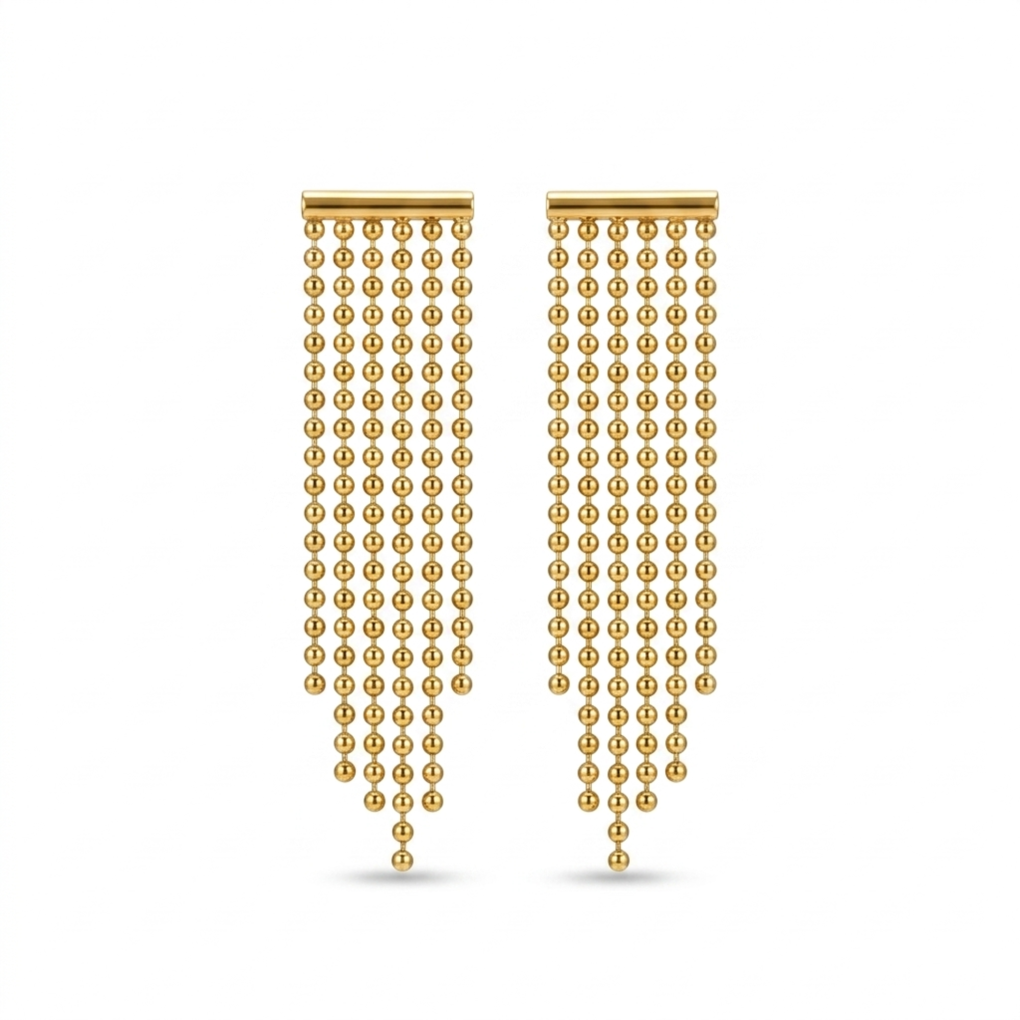 Pendientes largos de flecos con cadenas de esferas en cascada, de acero bañados en oro de 18K, fabricados en España.