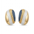Pendientes ovalados de diseño tridimensional con baño de oro de 18K y bandas acrílicas texturizadas en relieve de tonos azul, oro y plata, fabricados en España.