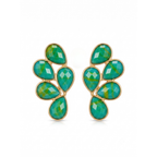 Pendientes de racimo con piedras en forma de lágrima verde esmeralda facetadas de acero inoxidable con baño de oro de 18k PVD hechos en España.