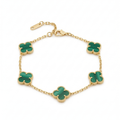 Pulsera de acero inoxidable 100% bañado en oro de 18k PVD con cinco motivos de trébol en piedra verde malaquita, hecha en España.