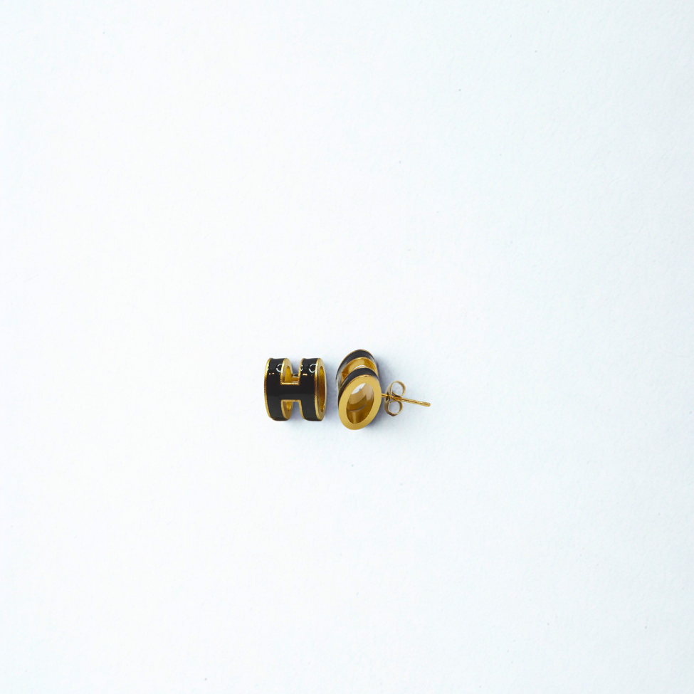 Conjunto Collar y Pendientes Letra 'H' Esmaltada - 100% Acero Bañado en Oro 18K