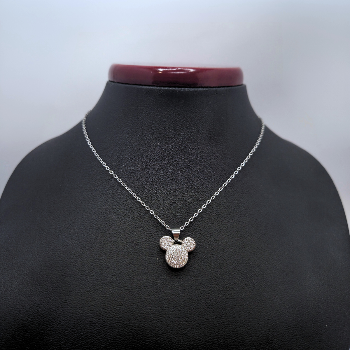 Collier 100 % acier plaqué or 18 carats ou argent avec pendentif Mickey Mouse et zircones