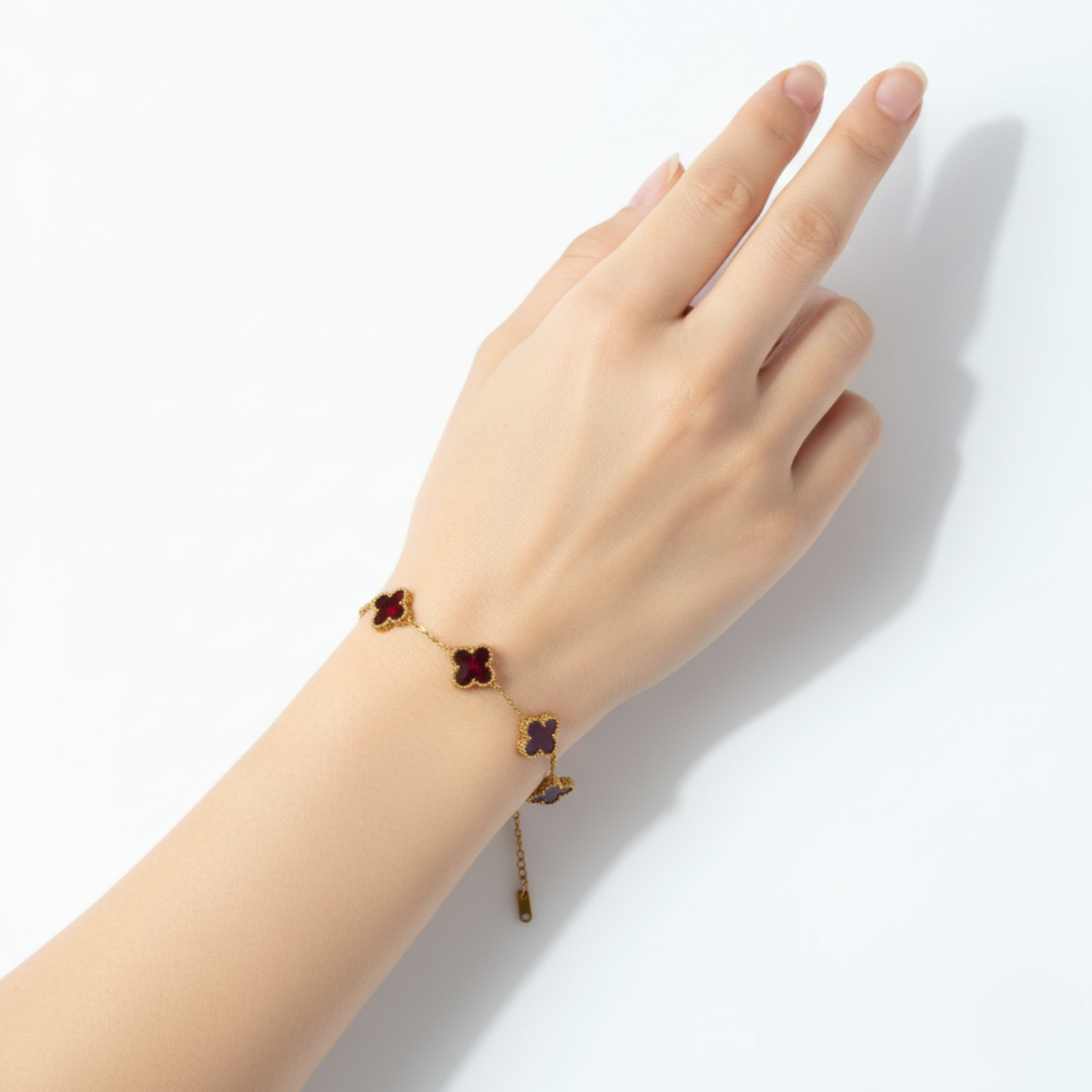 Pulsera de Trébol Rojo 100% Acero Bañado en Oro 18K