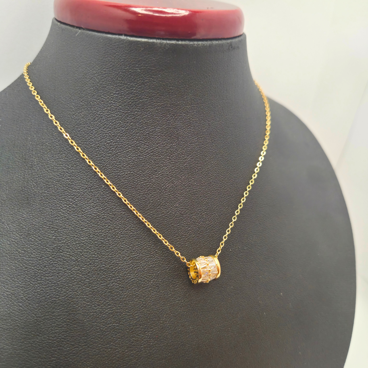 Collier 100 % acier inoxydable avec pendentif cylindrique en zircone (or ou argent)