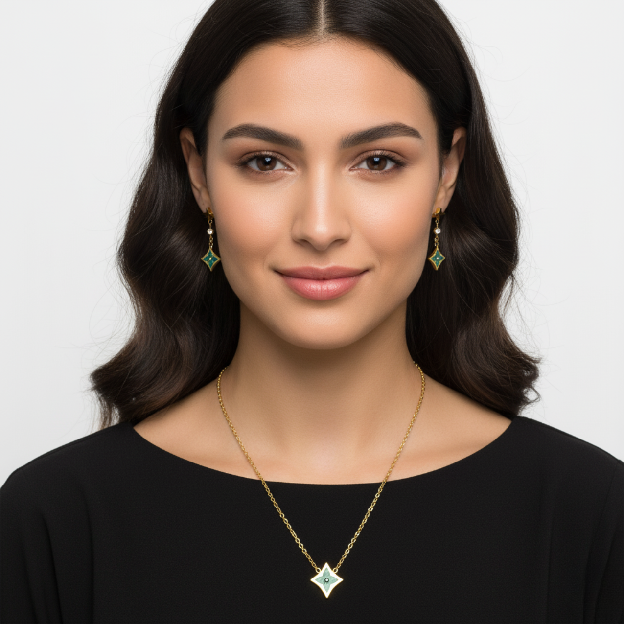 Collar con Colgante de Estrella Verde Malaquita 100% Acero Bañado en Oro 18K