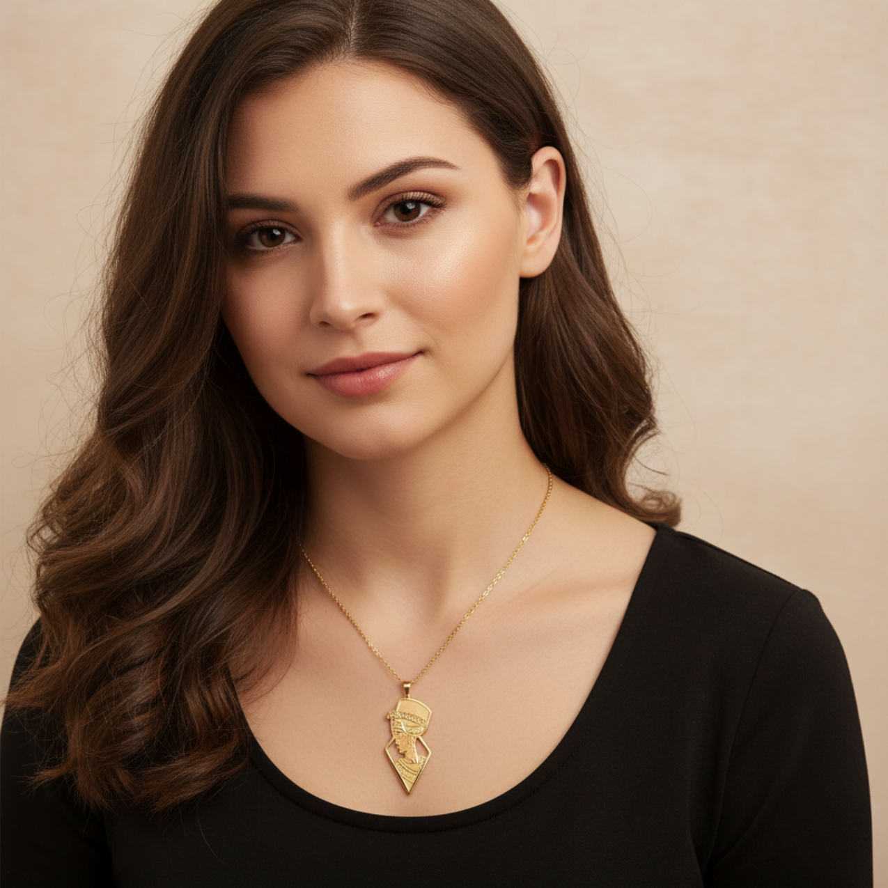 Collar Colgante Perfil Egipcio 100% Acero Bañado en Oro 18K