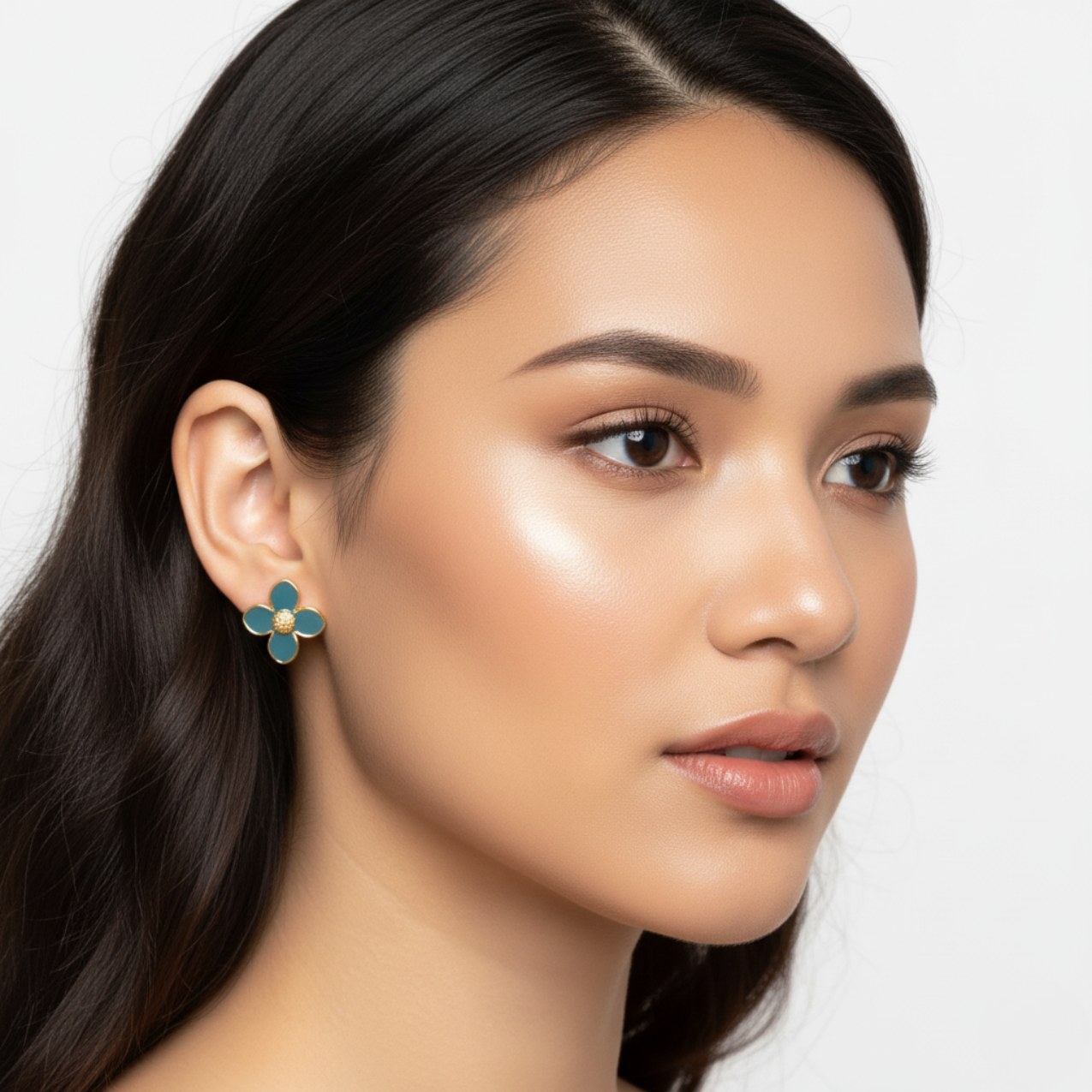 Pendientes de Botón con Flor de Pétalos Azul Petróleo y Centro Dorado - 100% Acero Bañado en Oro 18K
