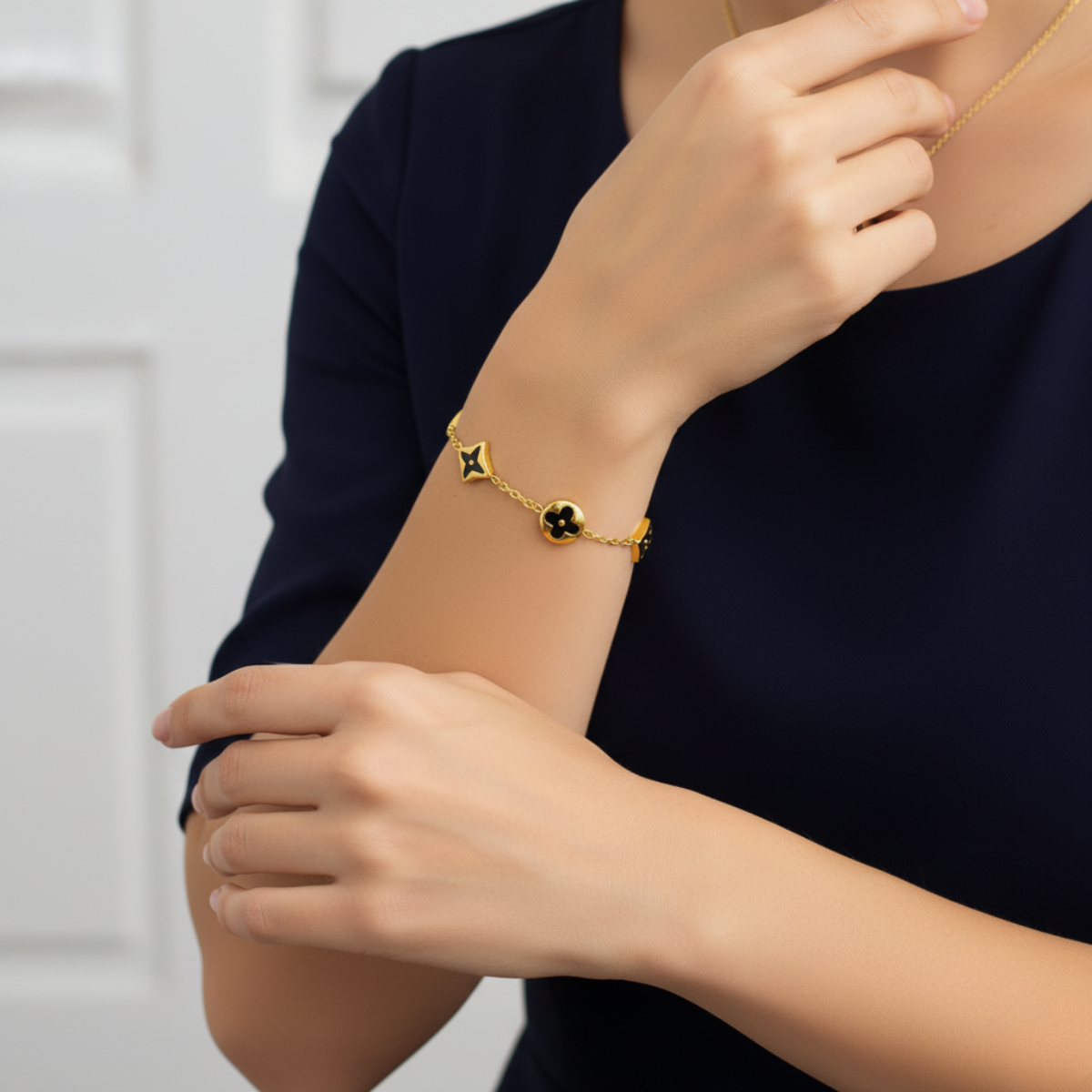Conjunto Elegante Corazón Negro - Acero Bañado en Oro 18K