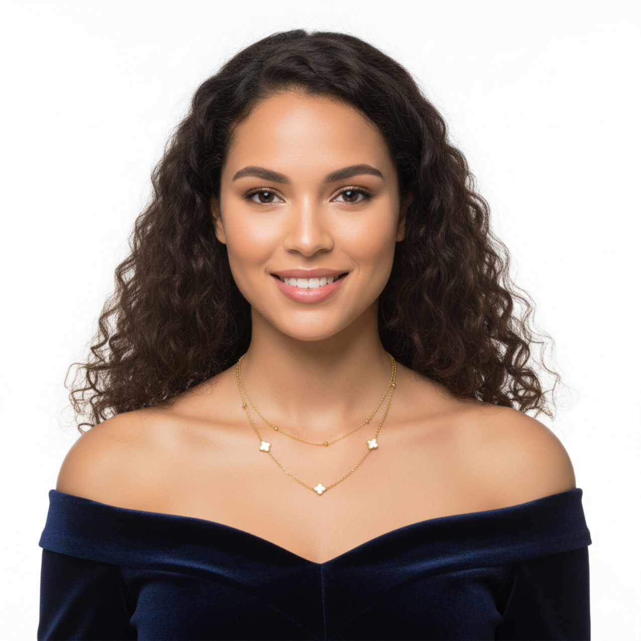 Collar Doble Cadena con Tréboles Blancos y Bolitas - 100% Acero Bañado en Oro 18K