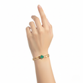 Pulsera Rígida Doble Banda con Trébol Esmaltado Turquesa y Circonitas - 100% Acero Bañado en Oro 18K