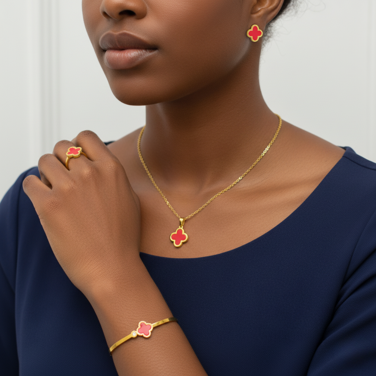 Conjunto Completo Trébol de la Suerte Rojo - Acero Bañado en Oro 18K