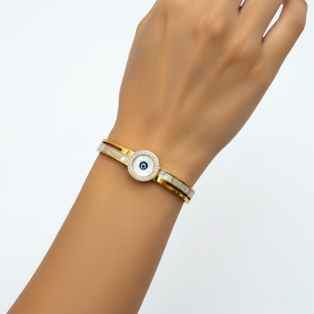 Pulsera Rígida con Ojo Turco y Nácar - 100% Acero Bañado en Oro 18K