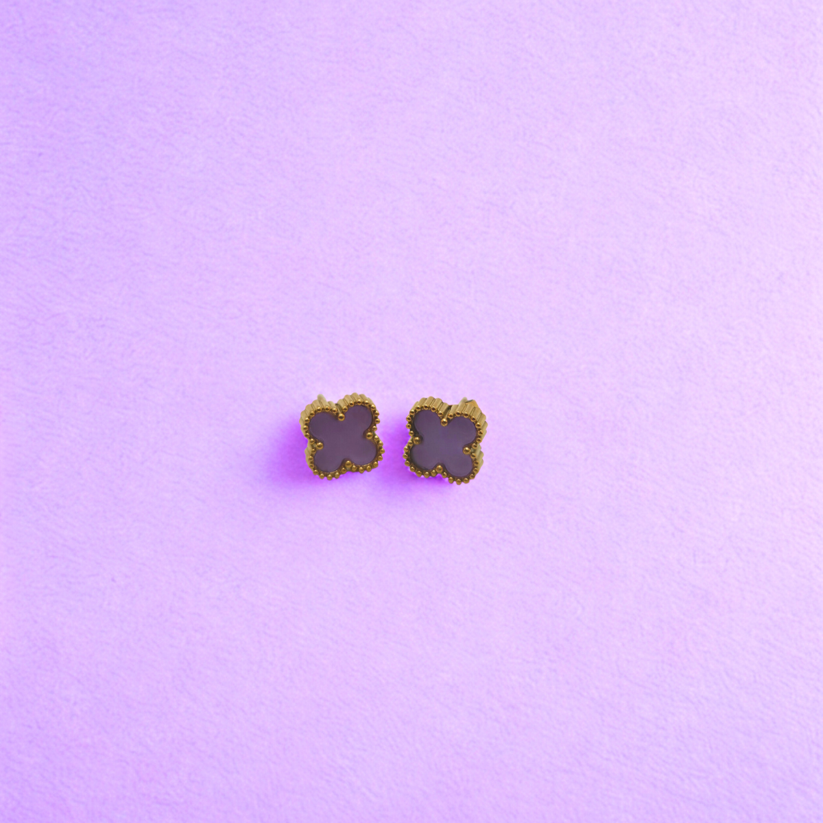 Pendientes de Acero Chapado en Oro de 18K 100% con Tréboles Morados