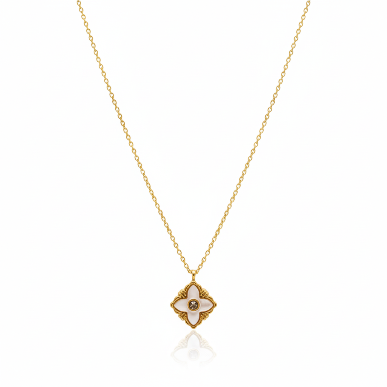 Collar Flor de Cuatro Pétalos con Nácar y Circonita Central 100% Acero Bañado en Oro 18K