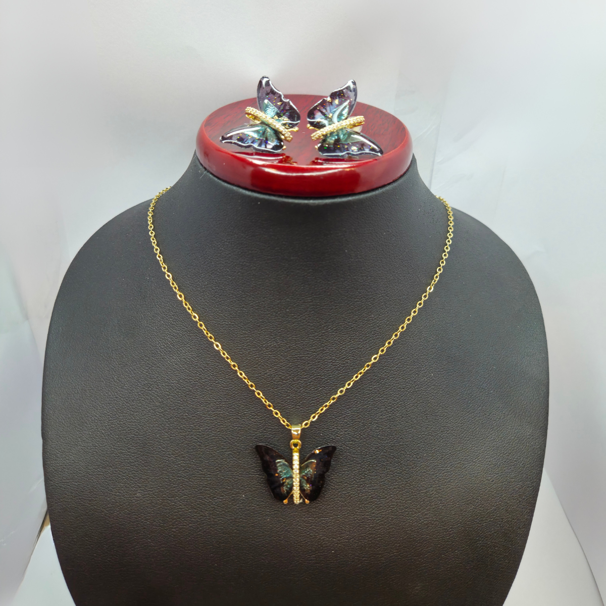 Conjunto Collar y Pendientes de Mariposa con Alas Esmaltadas Multicolores y Circonitas - 100% Acero Bañado en Oro 18K