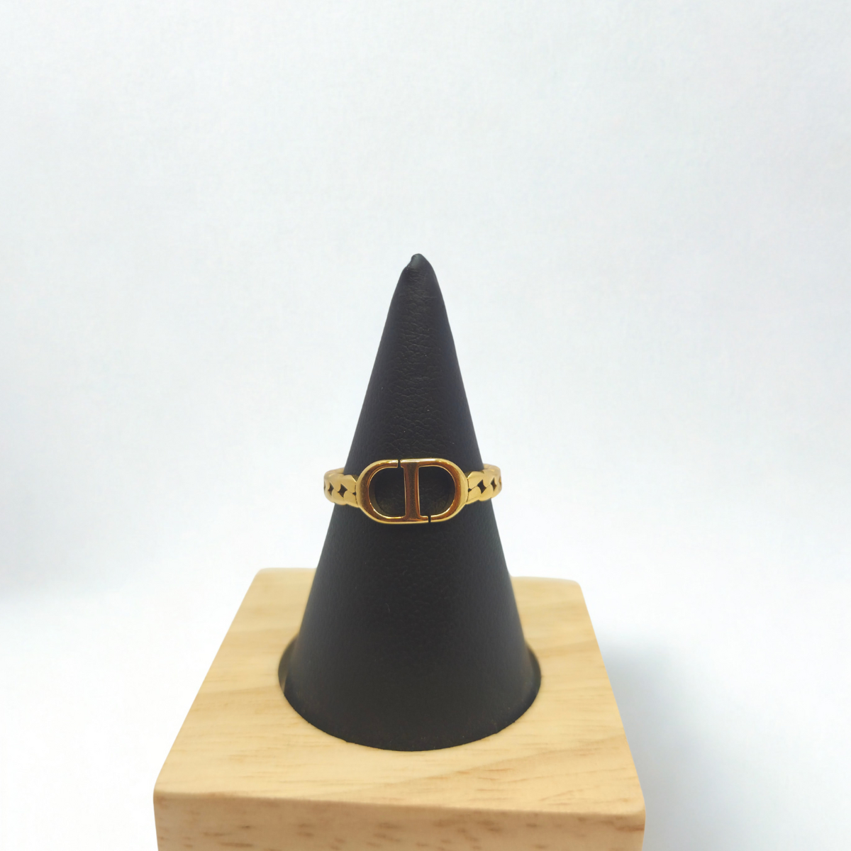Bague initiale « CD » avec détails ajourés - 100 % acier plaqué or 18 carats