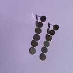 Pendientes Largos de Acero Chapado en Plata 100% con Discos Circulares