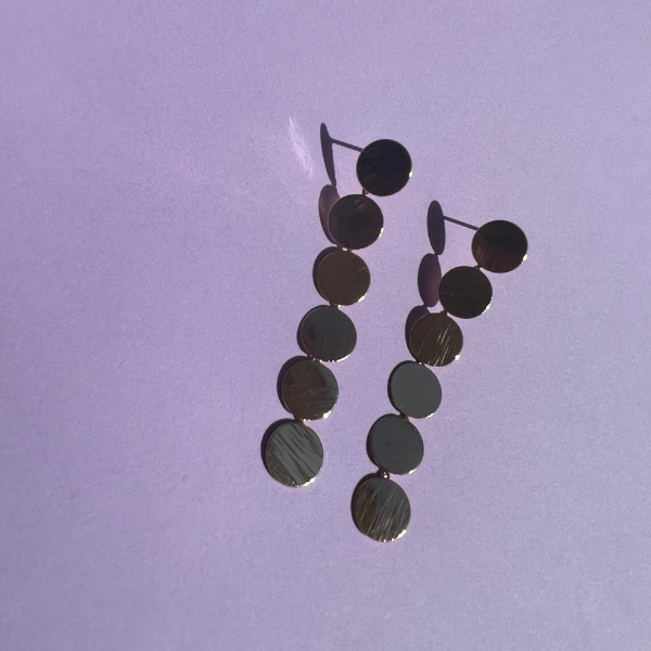 Boucles d'oreilles longues en acier plaqué argent 100 % avec disques circulaires