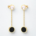 Boucles d'oreilles pendantes rondes en nacre et émail noir - Acier inoxydable plaqué or