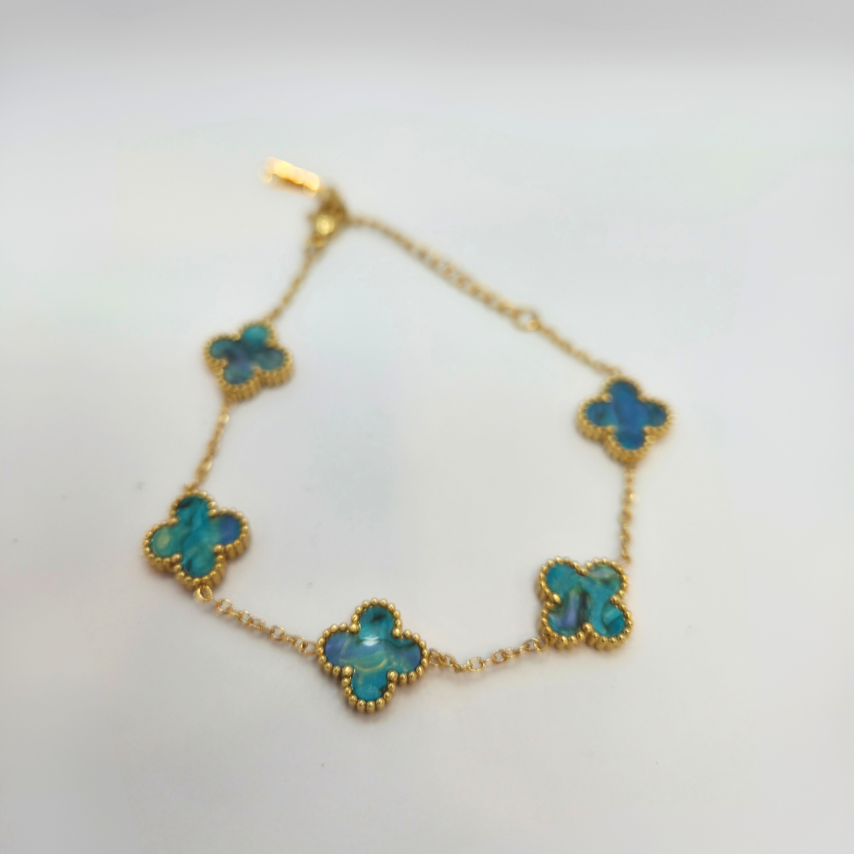 Conjunto Completo de Tréboles Esmaltados Turquesa Jaspeado (Collar, Pendientes, Pulsera y Anillo) - 100% Acero Bañado en Oro 18K