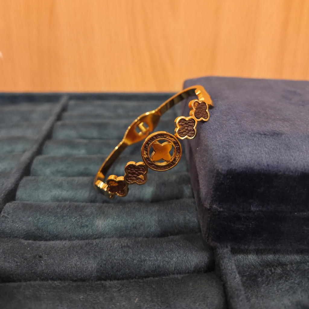 Bracelet 100 % acier plaqué or 18 carats - Design élégant