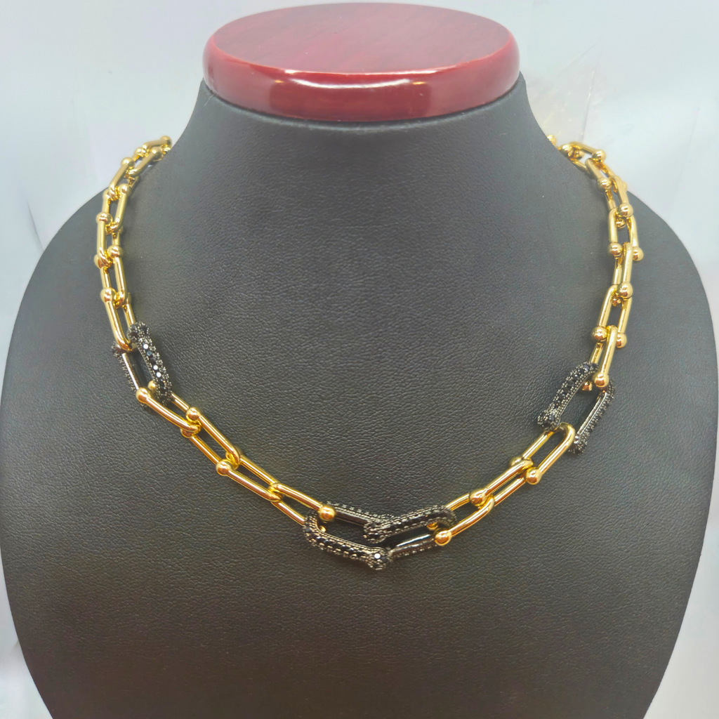 Conjunto de Cadena de Eslabones con Detalles Negros (Collar, Pulsera y Pendientes) - 100% Acero Bañado en Oro 18K
