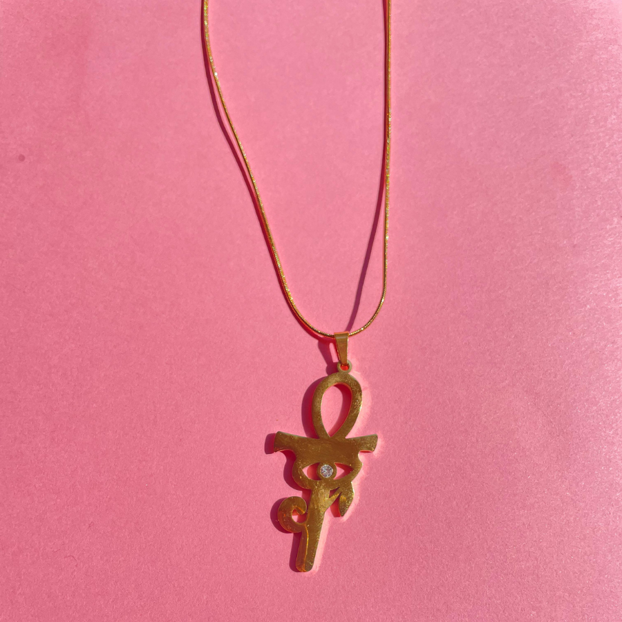 Collier hiéroglyphe égyptien en acier inoxydable plaqué or 18 carats – Design mystique et élégant
