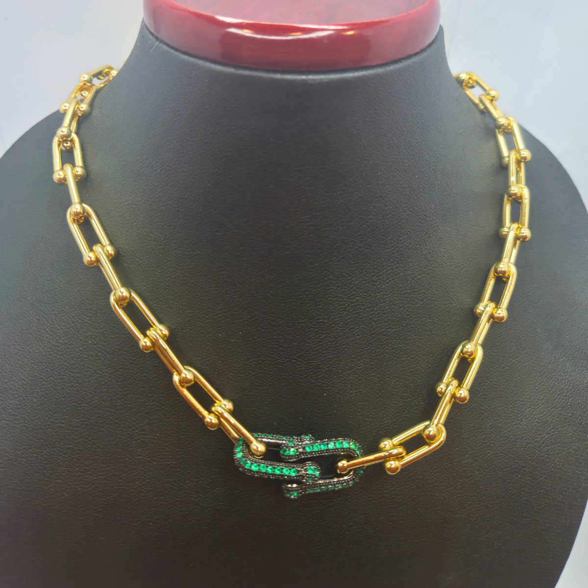 Conjunto de Cadena de Eslabones con Circonitas Verdes (Collar, Pulsera y Pendientes) - 100% Acero Bañado en Oro 18K