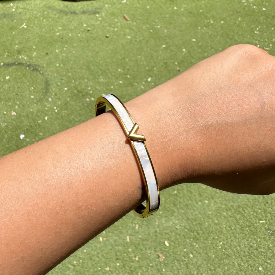 Bracelet cœur émaillé blanc - 100 % acier plaqué or 18 carats