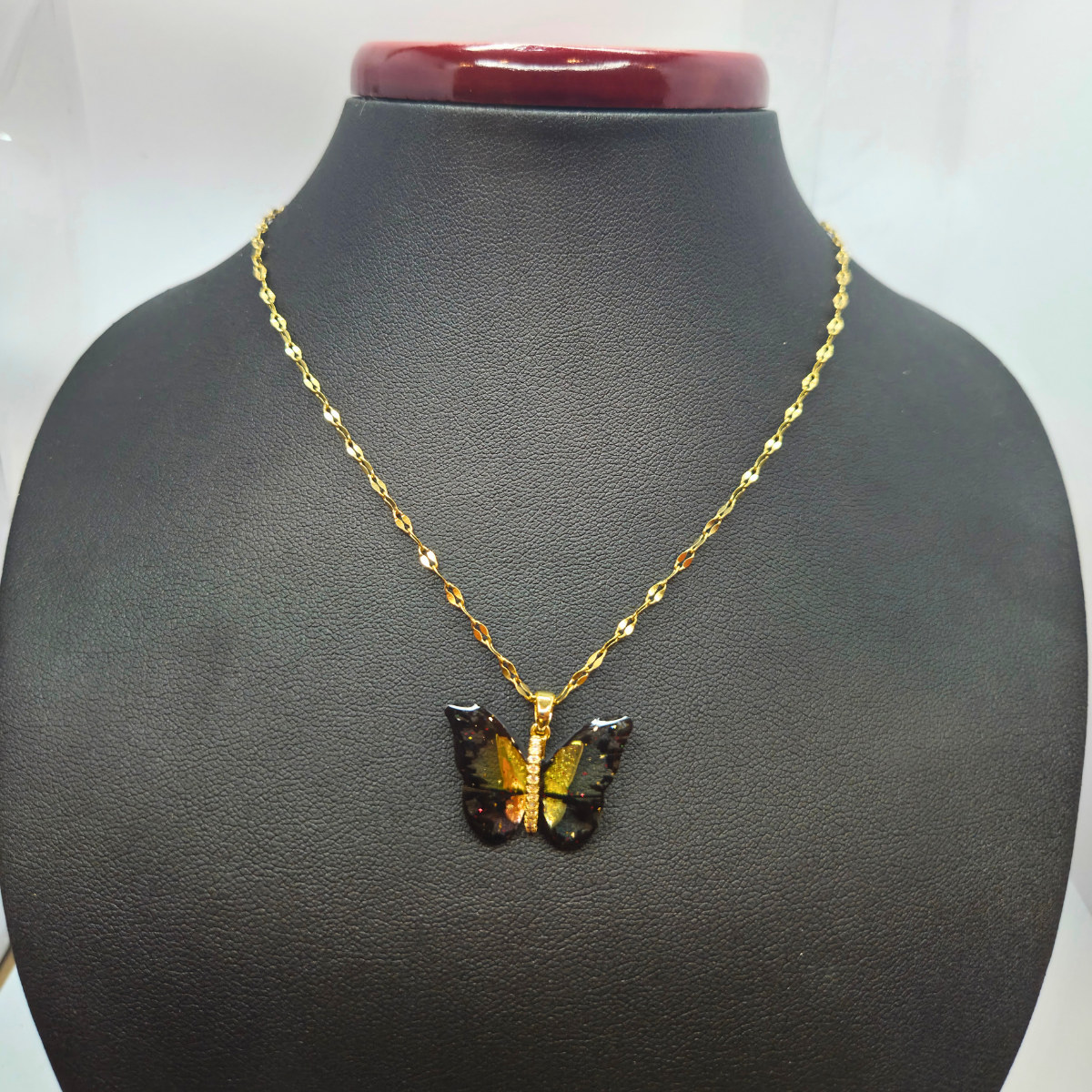 Collier papillon multi-tons en cristal et zircone avec ailes - 100 % acier plaqué or 18 carats