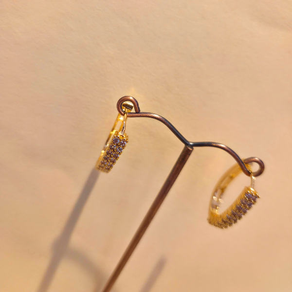 Pendientes de Aro Ovalados con Circonitas - 100% Acero Bañado en Oro 18K