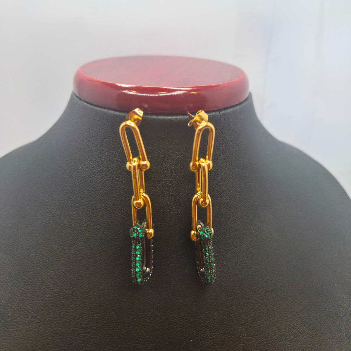Conjunto de Cadena de Eslabones con Circonitas Verdes (Collar, Pulsera y Pendientes) - 100% Acero Bañado en Oro 18K