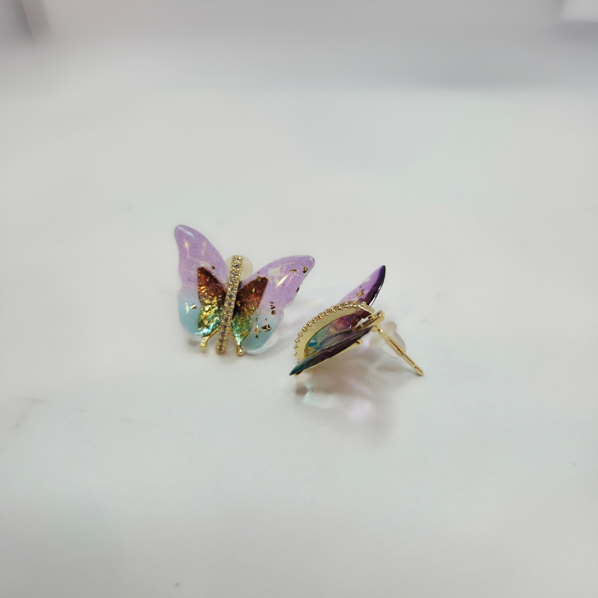 Conjunto Collar y Pendientes de Mariposa con Alas de Cristal Multicolores y Circonitas - 100% Acero Bañado en Oro 18K