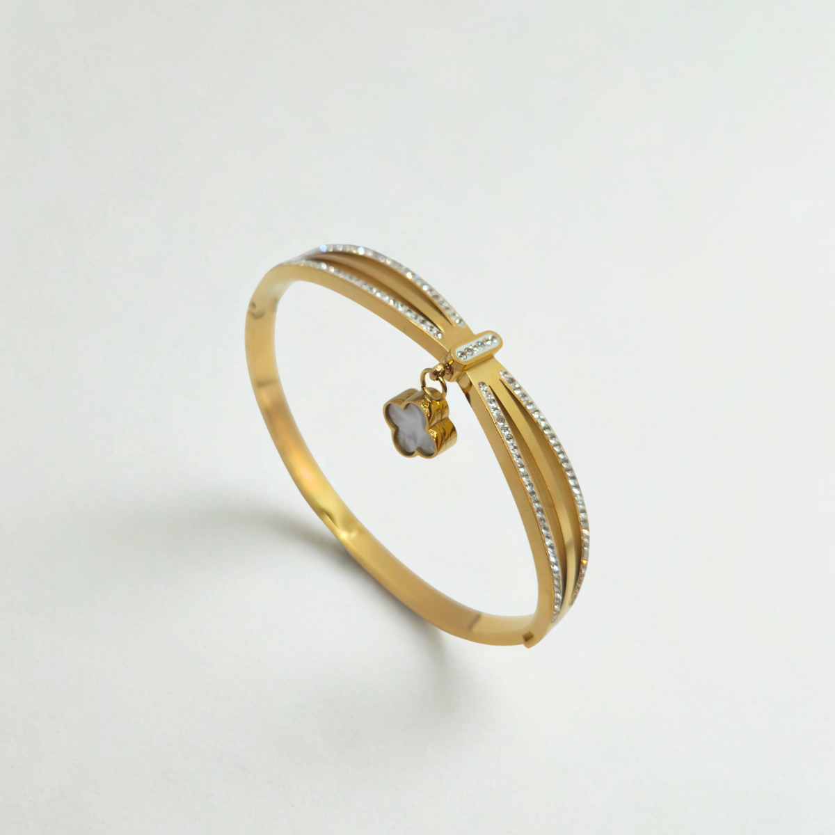 Conjunto de Trébol de Nácar y Pulsera Rígida con Circonitas (Collar, Pendientes y Pulsera) - 100% Acero Bañado en Oro 18K