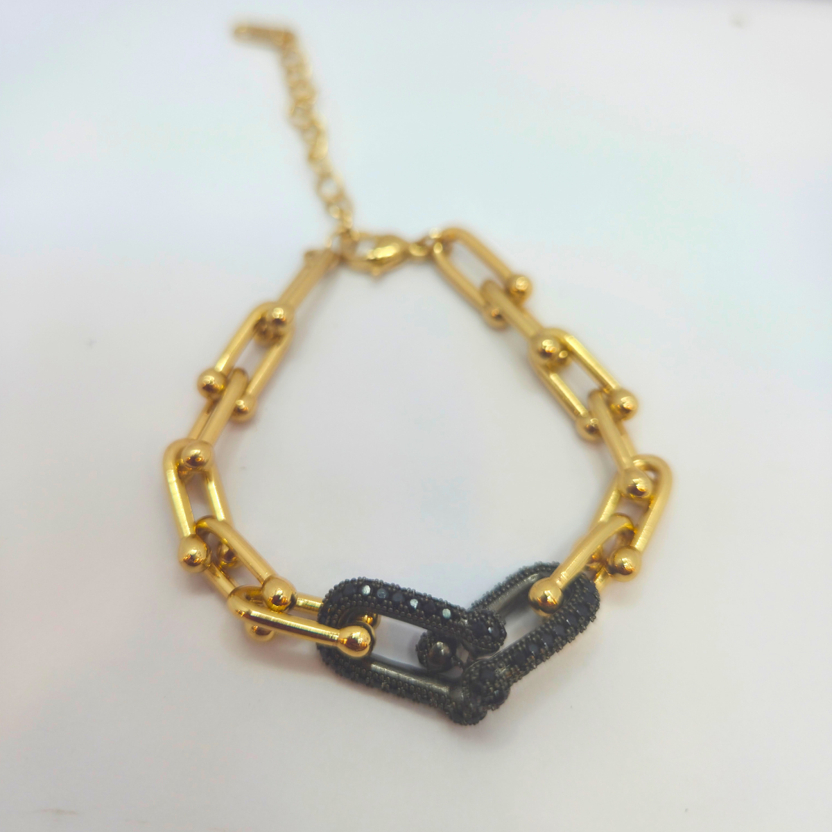 Conjunto de Cadena de Eslabones con Detalles Negros (Collar, Pulsera y Pendientes) - 100% Acero Bañado en Oro 18K