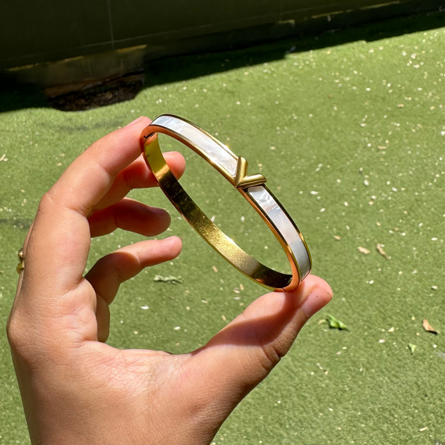 Bracelet cœur émaillé blanc - 100 % acier plaqué or 18 carats