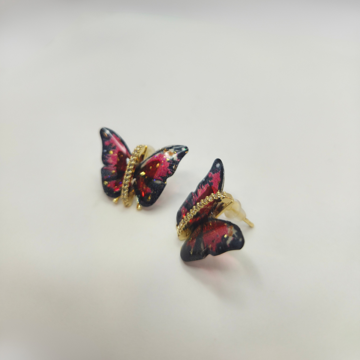 Conjunto Collar y Pendientes de Mariposa con Alas Esmaltadas Rojas y Circonitas - 100% Acero Bañado en Oro 18K