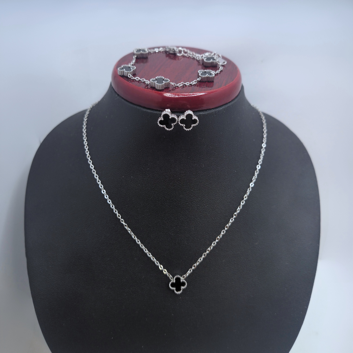 Conjunto de Joyería Trébol Negro 100% Acero Inoxidable Color Plata