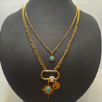 Collar de Doble Capa con Mosquetón y Charms Turquesa 100% Acero Bañado en Oro 18K