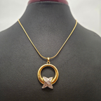 Collar Círculo y 'X' con Circonitas 100% Acero Bañado en Oro 18K