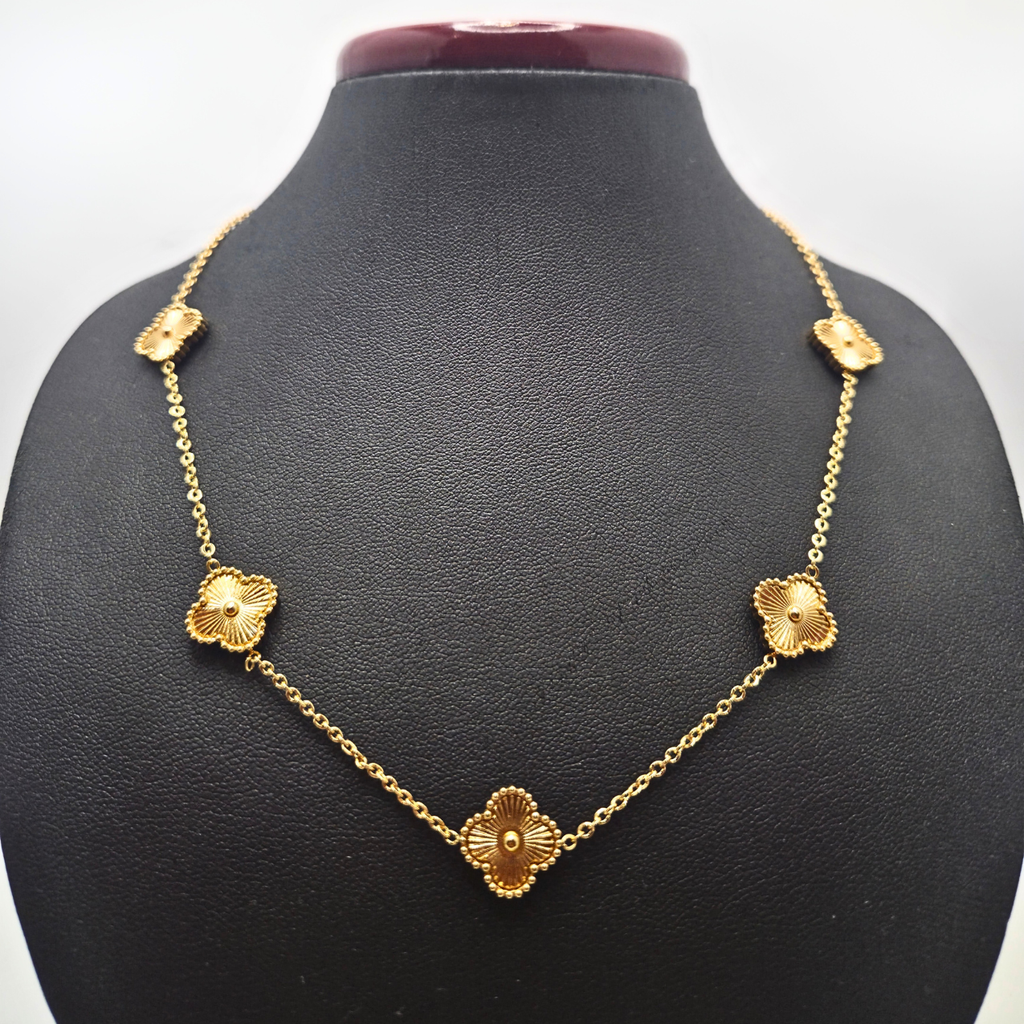 Collar de Trébol Texturizado 100% Acero Bañado en Oro 18K