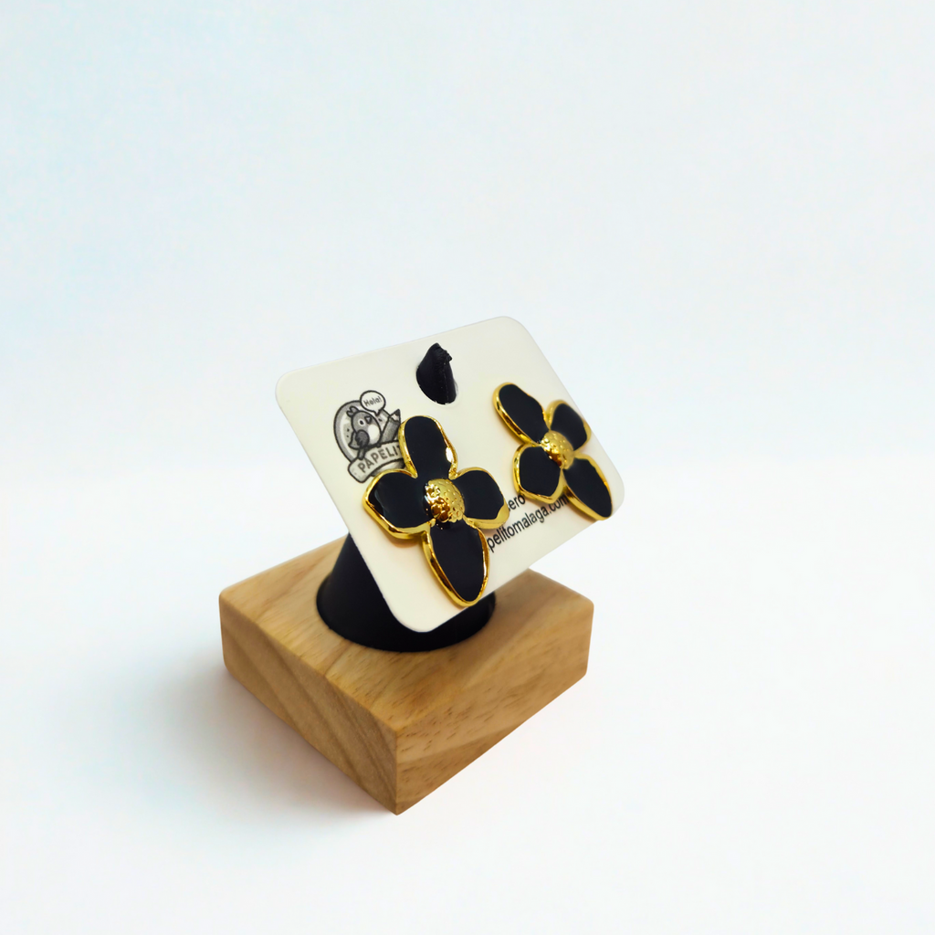 Pendientes de Botón con Flor de Pétalos Negros y Centro Dorado - 100% Acero Bañado en Oro 18K
